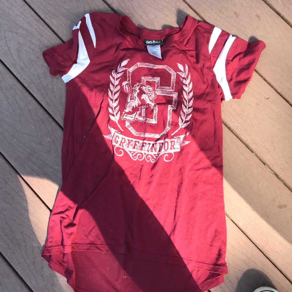 A Harry Potter t-shirt maroon women’s size m